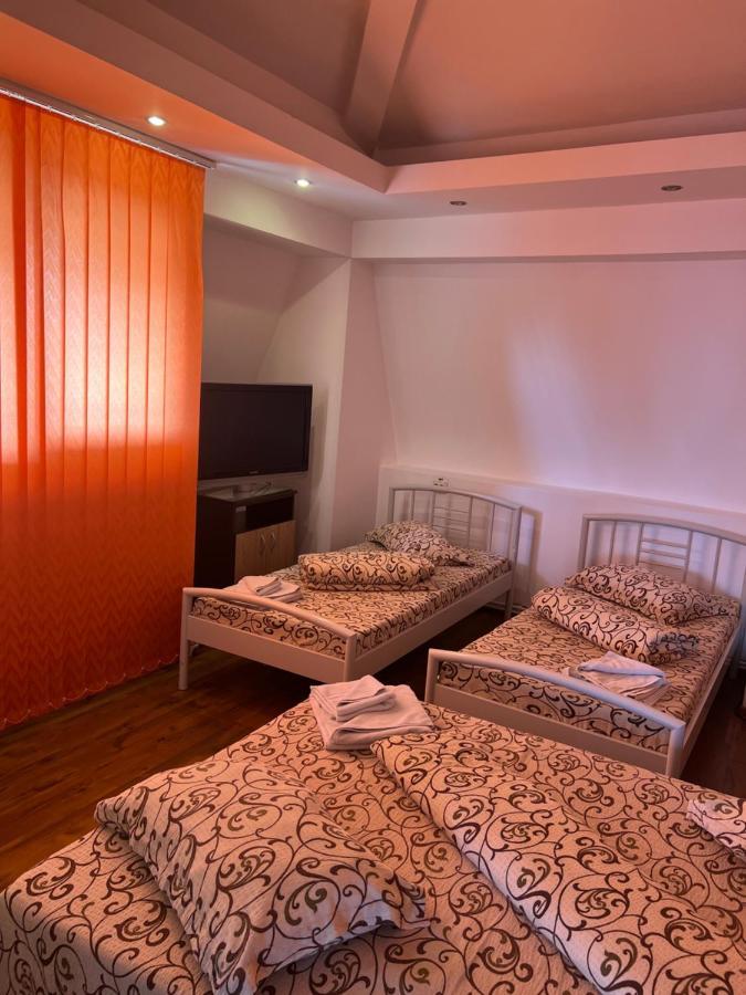 Casa Alex Hotel Piteşti Kültér fotó